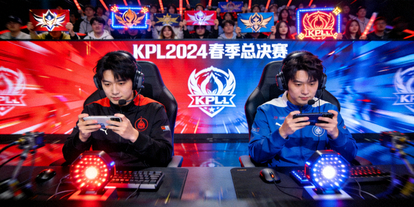 王者荣耀KPL2024春季总决赛现场 - 战队激烈对抗画面